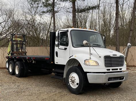 Flatbed Trucks for Sale .